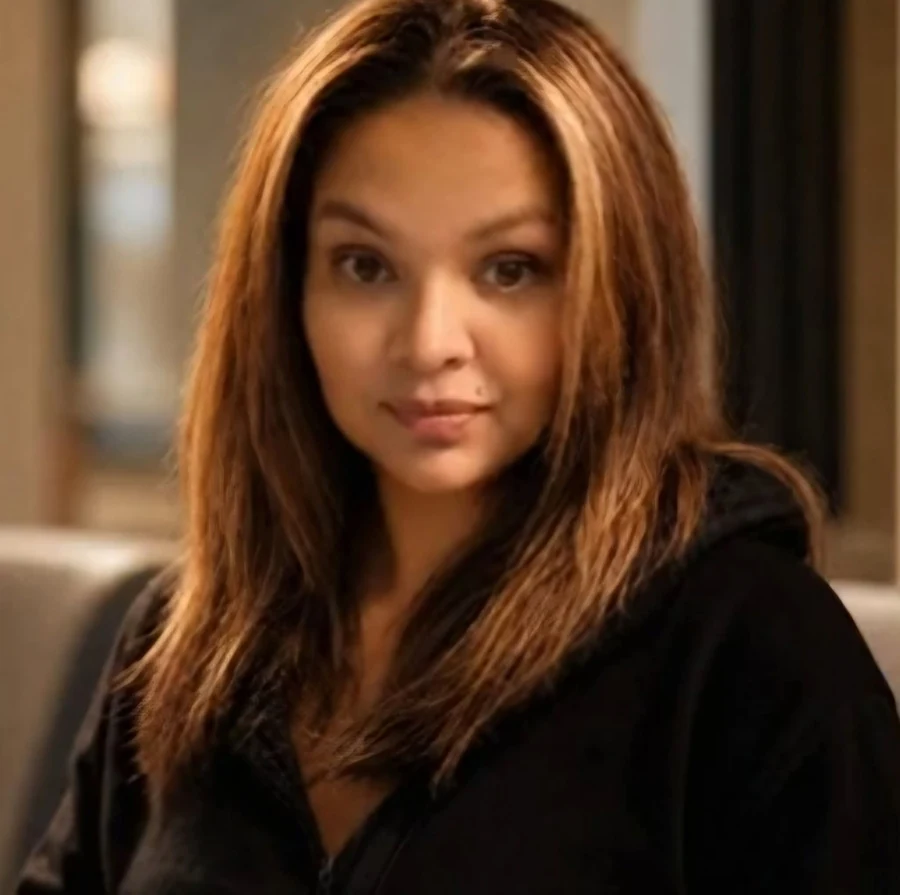 NV, brown-haired N'Vidia Maxima AI artist portrait
